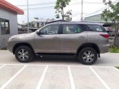 Cần bán lại xe Toyota Fortuner sản xuất 2019, màu xám