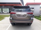 Cần bán lại xe Toyota Fortuner sản xuất 2019, màu xám