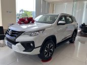 Cần bán xe Toyota Fortuner đời 2019, màu trắng, giá tốt