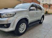 Bán ô tô Toyota Fortuner 2014, màu bạc xe nguyên bản