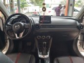 Cần bán gấp Mazda 2 sản xuất 2016, màu trắng chính chủ, giá 465tr xe nguyên bản