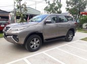 Cần bán lại xe Toyota Fortuner sản xuất 2019, màu xám