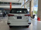 Cần bán xe Toyota Fortuner đời 2019, màu trắng, giá tốt