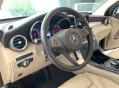 Bán Mercedes GLC 300 - 2017, màu nâu, xe lướt nhẹ 23.000km