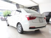 Bán Hyundai i10 Sedan 1.2 số sàn 2018, màu trắng lướt nhẹ 2 vạn