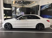 Mercedes C300 AMG mới 2019, Phú Mỹ Hưng giao ngay khuyến mãi tốt