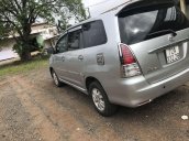 Xe Toyota Innova đời 2011, màu bạc chính chủ