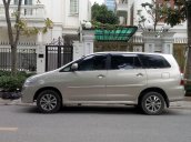 Cần bán Toyota Innova E 2015, màu vàng số sàn