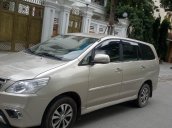 Cần bán Toyota Innova E 2015, màu vàng số sàn