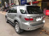 Bán xe Toyota Fortuner sản xuất 2011, màu bạc chính chủ