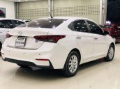 Cần bán Hyundai Accent đời 2018, màu trắng còn mới, 455 triệu