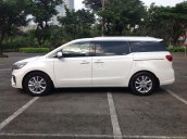 Cần bán gấp Kia Sedona sản xuất năm 2019, màu trắng