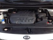 Cần bán gấp Kia Sedona sản xuất năm 2019, màu trắng