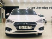 Bán Hyundai Accent đời 2018, màu trắng còn mới 