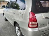 Bán xe Toyota Innova sản xuất 2007, màu bạc xe nội thất còn tốt