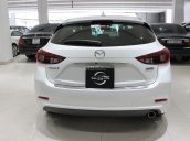 Chính chủ cần bán Mazda 3 2017 bản hatchback màu trắng, số tự động, full option