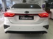 Bán xe Kia Cerato 1.6 MT 2019, màu trắng, giá chỉ 559 triệu xe mới 100%