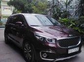 Cần bán xe Kia Sedona 2.2 DATH năm sản xuất 2017, màu đỏ