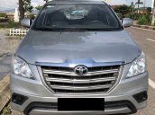 Cần bán xe Toyota Innova đời 2015, màu bạc xe nguyên bản