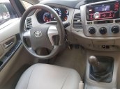 Cần bán lại xe Toyota Innova 2016, màu bạc xe nguyên bản