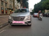 Cần bán lại xe Toyota Innova 2016, màu bạc xe nguyên bản