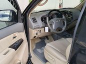 Bán xe Toyota Fortuner 2013, màu đen xe nguyên bản