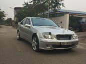 Cần bán Mercedes Benz C240 2005, màu bạc, giá tốt