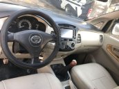 Cần bán xe Toyota Innova MT sản xuất năm 2010, màu bạc  