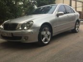 Cần bán Mercedes Benz C240 2005, màu bạc, giá tốt