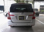 Cần bán xe Toyota Innova đời 2016, màu bạc, giá chỉ 568 triệu