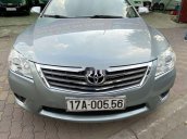 Cần bán Toyota Camry năm 2011, màu bạc xe nguyên bản