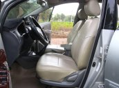 Bán xe Toyota Innova 2011, màu bạc, xe gia đình