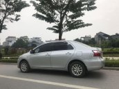 Cần bán xe Toyota Vios đời 2011, màu bạc, giá 228tr