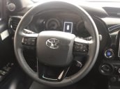 Bán Toyota Hilux năm 2018, màu trắng, nhập khẩu nguyên chiếc số tự động, giá tốt