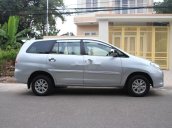 Bán xe Toyota Innova 2011, màu bạc, xe gia đình