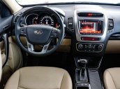 Cần bán xe Kia Sorento đời 2019, màu đỏ