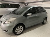 Cần bán lại xe Toyota Yaris đời 2012, màu bạc như mới