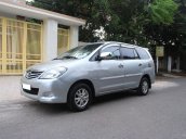 Bán xe Toyota Innova 2011, màu bạc, xe gia đình