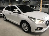 Bán ô tô Hyundai Accent 1.4MT 2018 màu trắng, xe gia đình