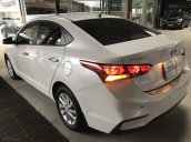 Bán ô tô Hyundai Accent 1.4MT 2018 màu trắng, xe gia đình