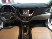 Bán ô tô Hyundai Accent 1.4MT 2018 màu trắng, xe gia đình