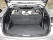 Bán xe Hyundai Santa Fe năm sản xuất 2017, màu bạc, giá tốt