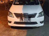 Bán xe Toyota Innova 2014, màu trắng, giá tốt