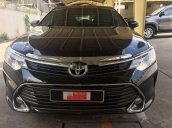 Bán Toyota Camry sản xuất 2016, màu đen, số tự động  