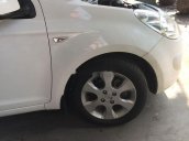 Bán Hyundai i20 năm sản xuất 2011, màu trắng, nhập khẩu nguyên chiếc xe gia đình