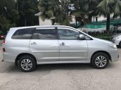 Bán xe Toyota Innova 2.0E năm 2016, màu bạc chính chủ