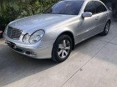 Cần bán gấp Mercedes E class đời 2003, màu bạc, xe nhập