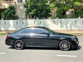 MBA Auto - Bán xe Mercedes E300 AMG đen 2017, trả trước 800 triệu nhận xe ngay