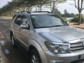 Bán Toyota Fortuner đời 2011, màu bạc, xe gia đình