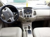 Cần bán xe Toyota Innova năm 2013, màu bạc xe nguyên bản